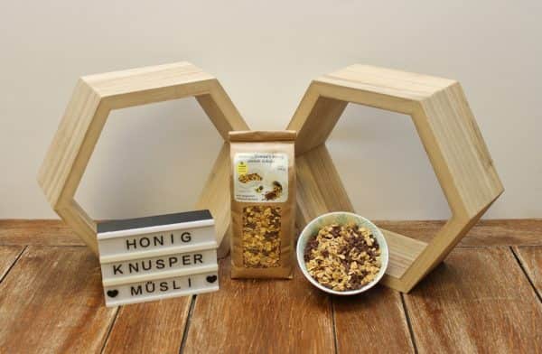 Kurzes MHD - Imkerei Domke's honey crunch mit belgischer Milchschokolade, Honig-Knuspermüsli